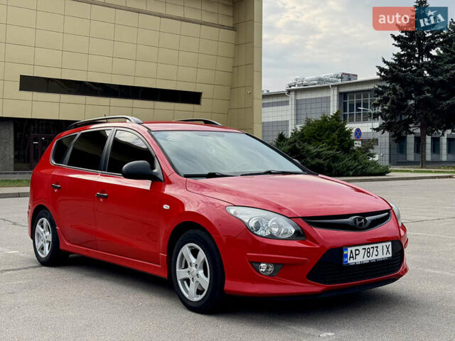 Червоний Хендай i30, об'ємом двигуна 1.4 л та пробігом 218 тис. км за 6200 $, фото 10 на Automoto.ua