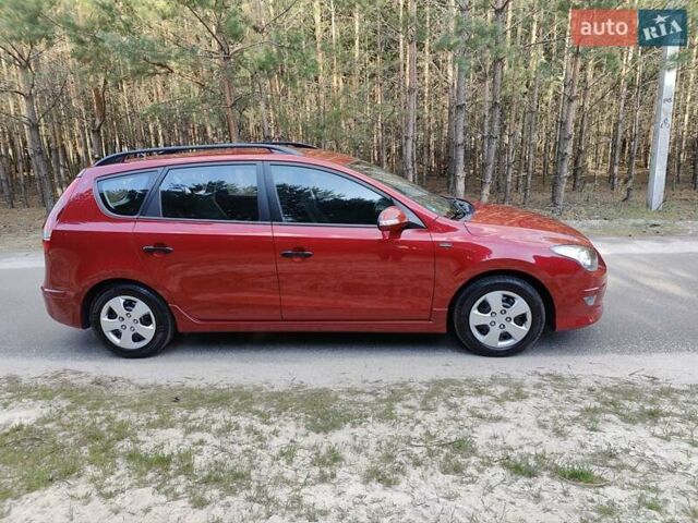 Хендай i30 2011 в Киеве на Automoto.ua Красный Хендай i30, объемом двигателя 1.4 л и пробегом 149 тыс. км за 6900 $, фото 8 на Automoto.ua