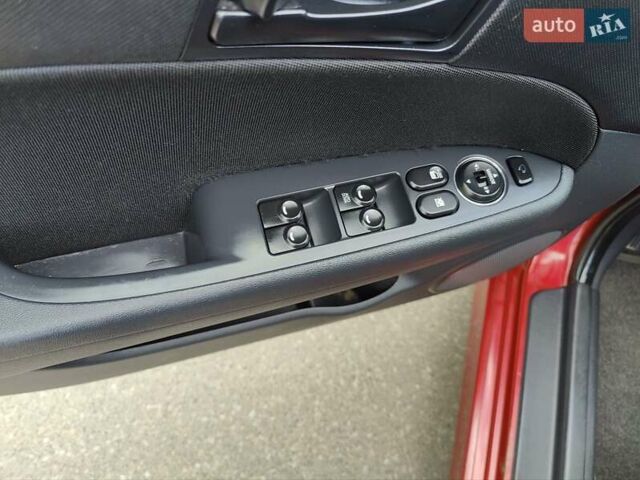Хендай i30 2011 в Киеве на Automoto.ua Красный Хендай i30, объемом двигателя 1.4 л и пробегом 149 тыс. км за 6900 $, фото 26 на Automoto.ua