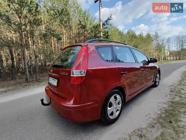 Хендай i30 2011 в Киеве на Automoto.ua Красный Хендай i30, объемом двигателя 1.4 л и пробегом 149 тыс. км за 6900 $, фото 15 на Automoto.ua