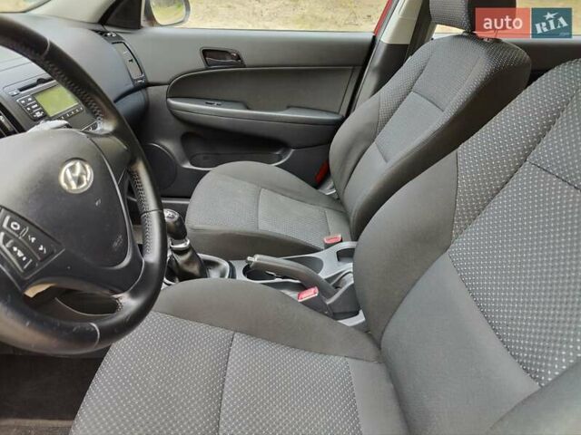 Хендай i30 2011 в Киеве на Automoto.ua Красный Хендай i30, объемом двигателя 1.4 л и пробегом 149 тыс. км за 6900 $, фото 27 на Automoto.ua