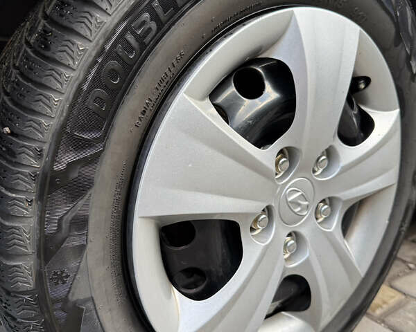 Красный Хендай i30, объемом двигателя 1.6 л и пробегом 196 тыс. км за 7200 $, фото 15 на Automoto.ua