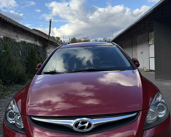 Красный Хендай i30, объемом двигателя 1.6 л и пробегом 196 тыс. км за 7200 $, фото 6 на Automoto.ua
