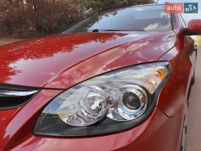 Хендай i30 2011 в Киеве на Automoto.ua Красный Хендай i30, объемом двигателя 1.4 л и пробегом 149 тыс. км за 6900 $, фото 24 на Automoto.ua