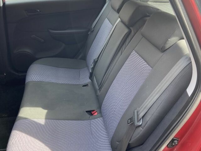 Червоний Хендай i30, об'ємом двигуна 1.6 л та пробігом 73 тис. км за 8350 $, фото 7 на Automoto.ua