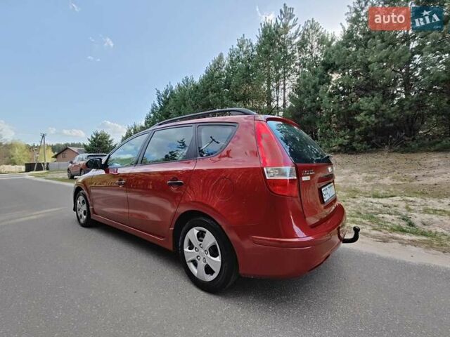 Хендай i30 2011 в Киеве на Automoto.ua Красный Хендай i30, объемом двигателя 1.4 л и пробегом 149 тыс. км за 6900 $, фото 18 на Automoto.ua