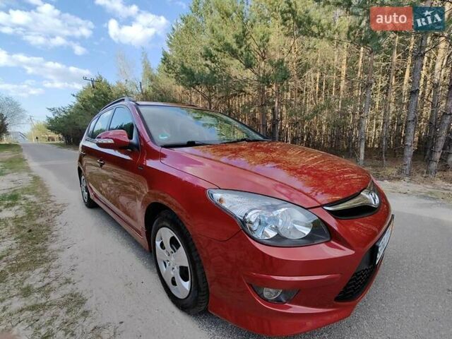Хендай i30 2011 в Киеве на Automoto.ua Красный Хендай i30, объемом двигателя 1.4 л и пробегом 149 тыс. км за 6900 $, фото 12 на Automoto.ua