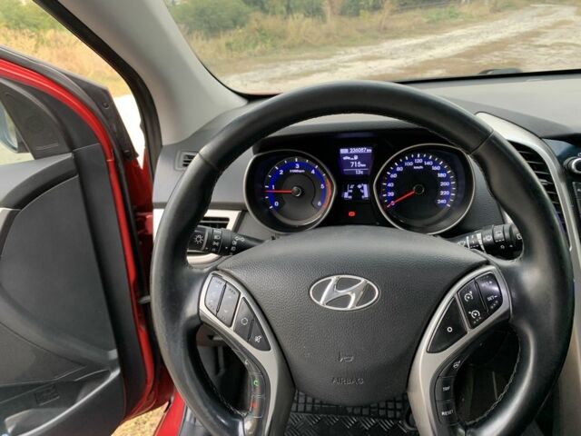 Червоний Хендай i30, об'ємом двигуна 1.6 л та пробігом 135 тис. км за 8300 $, фото 5 на Automoto.ua