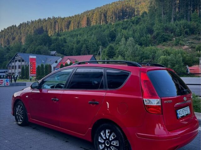 Красный Хендай i30, объемом двигателя 1.4 л и пробегом 230 тыс. км за 6800 $, фото 2 на Automoto.ua