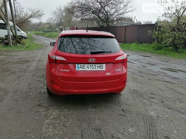 Червоний Хендай i30, об'ємом двигуна 1.6 л та пробігом 220 тис. км за 8500 $, фото 1 на Automoto.ua