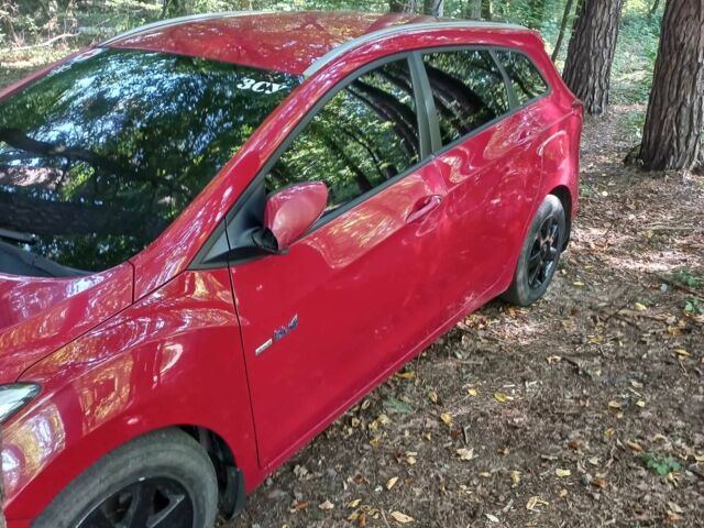 Хендай i30 2013 в Яворове на Automoto.ua Красный Хендай i30, объемом двигателя 1.6 л и пробегом 346 тыс. км за 4200 $, фото 9 на Automoto.ua