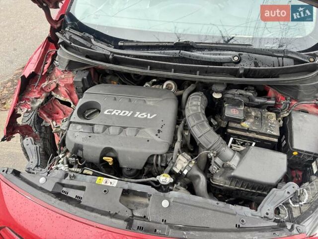 Красный Хендай i30, объемом двигателя 1.58 л и пробегом 180 тыс. км за 4700 $, фото 8 на Automoto.ua