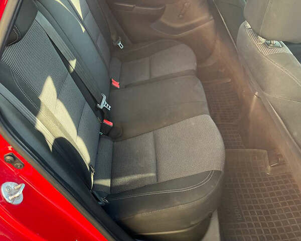 Красный Хендай i30, объемом двигателя 1.4 л и пробегом 190 тыс. км за 6900 $, фото 9 на Automoto.ua