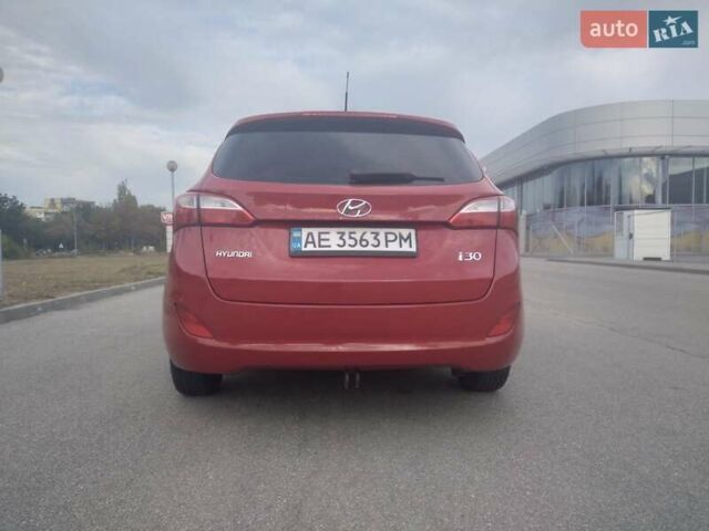 Красный Хендай i30, объемом двигателя 1.4 л и пробегом 295 тыс. км за 7950 $, фото 12 на Automoto.ua