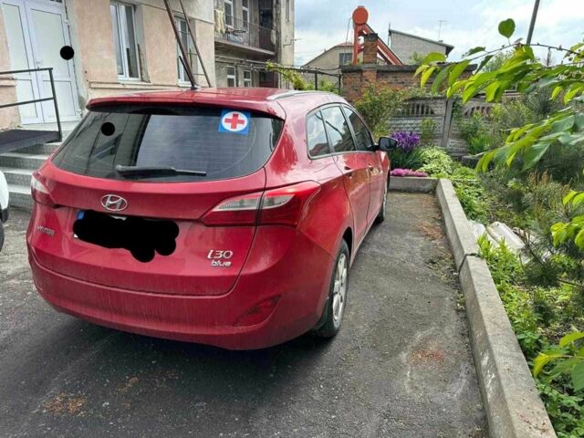 Хендай i30 2013 в Яворове на Automoto.ua Красный Хендай i30, объемом двигателя 1.6 л и пробегом 346 тыс. км за 4200 $, фото 3 на Automoto.ua