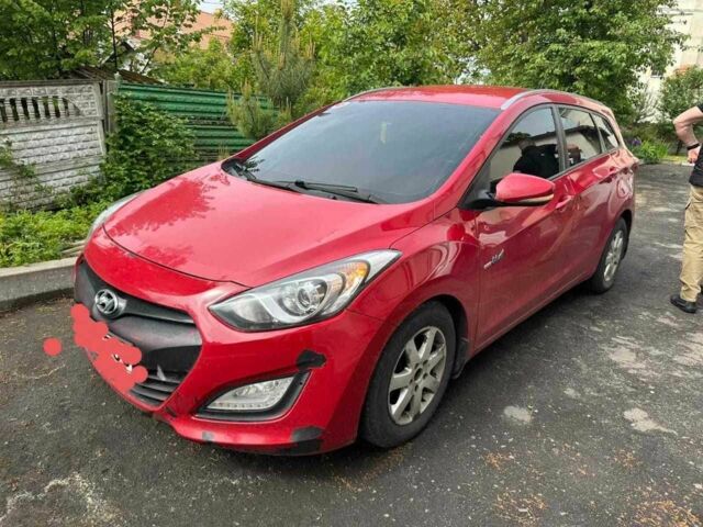 Хендай i30 2013 в Яворове на Automoto.ua Красный Хендай i30, объемом двигателя 1.6 л и пробегом 346 тыс. км за 4200 $, фото 1 на Automoto.ua