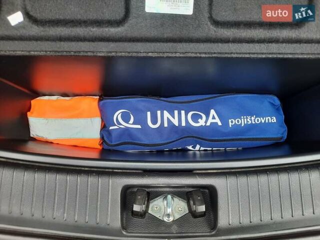 Червоний Хендай i30, об'ємом двигуна 1.6 л та пробігом 125 тис. км за 9250 $, фото 36 на Automoto.ua
