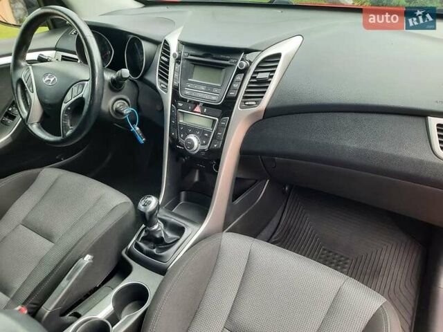 Червоний Хендай i30, об'ємом двигуна 1.6 л та пробігом 125 тис. км за 9250 $, фото 33 на Automoto.ua