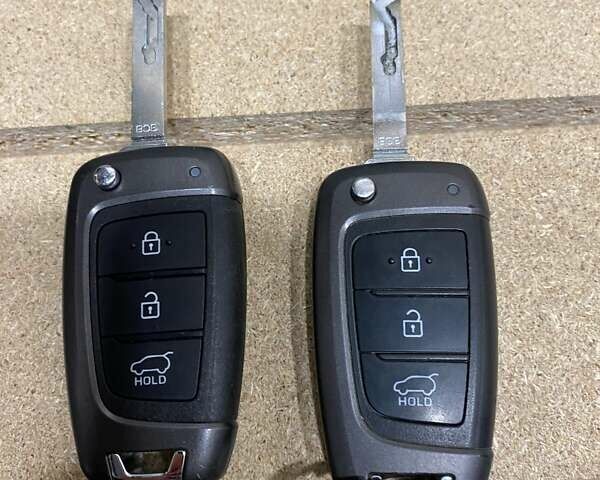 Красный Хендай i30, объемом двигателя 1 л и пробегом 47 тыс. км за 10500 $, фото 32 на Automoto.ua
