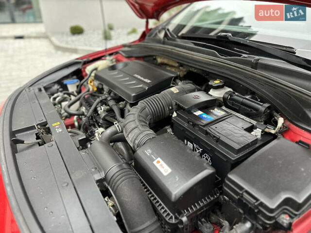 Красный Хендай i30, объемом двигателя 1.4 л и пробегом 240 тыс. км за 10500 $, фото 15 на Automoto.ua