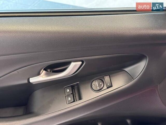 Красный Хендай i30, объемом двигателя 1.58 л и пробегом 108 тыс. км за 15990 $, фото 17 на Automoto.ua