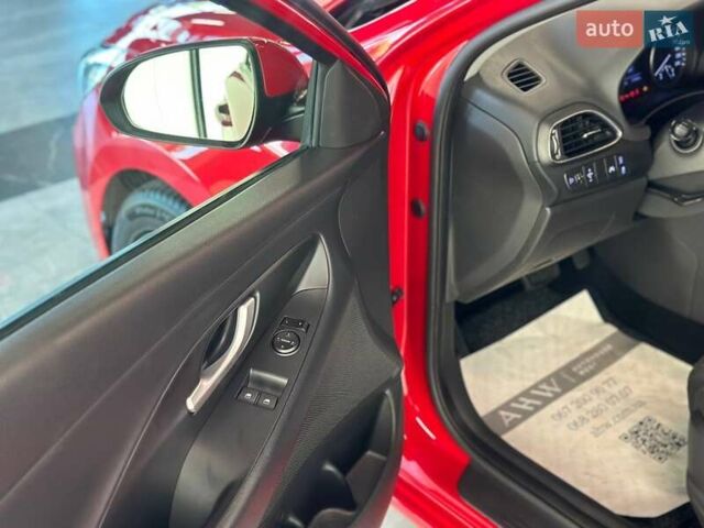 Красный Хендай i30, объемом двигателя 1.58 л и пробегом 108 тыс. км за 16490 $, фото 16 на Automoto.ua