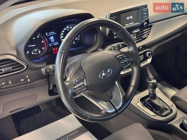 Червоний Хендай i30, об'ємом двигуна 1.58 л та пробігом 108 тис. км за 16490 $, фото 25 на Automoto.ua