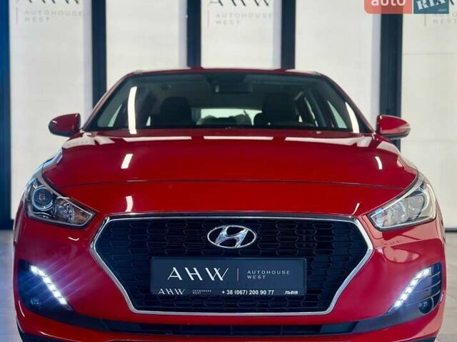 Червоний Хендай i30, об'ємом двигуна 1.58 л та пробігом 108 тис. км за 16490 $, фото 1 на Automoto.ua