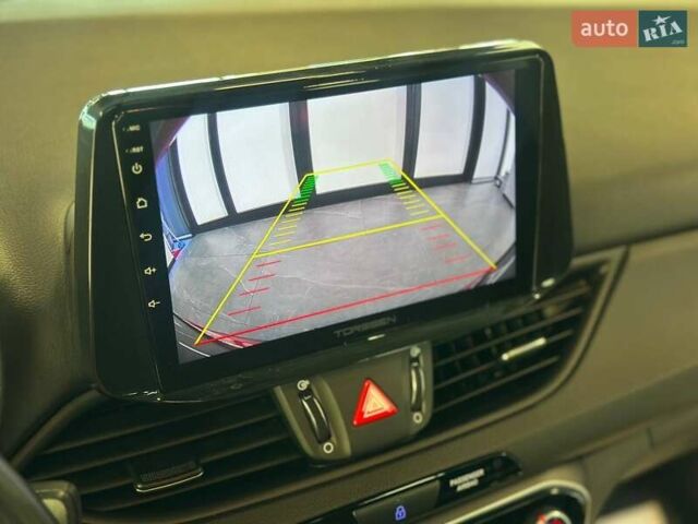 Червоний Хендай i30, об'ємом двигуна 1.58 л та пробігом 108 тис. км за 16490 $, фото 18 на Automoto.ua