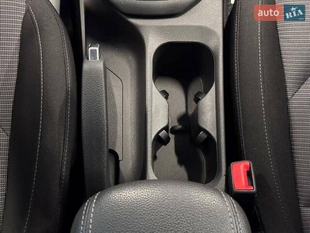 Червоний Хендай i30, об'ємом двигуна 1.58 л та пробігом 108 тис. км за 16490 $, фото 38 на Automoto.ua