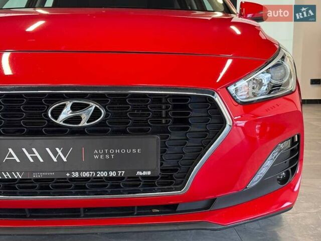 Красный Хендай i30, объемом двигателя 1.58 л и пробегом 108 тыс. км за 15990 $, фото 4 на Automoto.ua