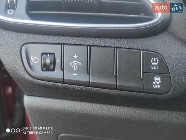 Красный Хендай i30, объемом двигателя 1.5 л и пробегом 33 тыс. км за 16700 $, фото 8 на Automoto.ua