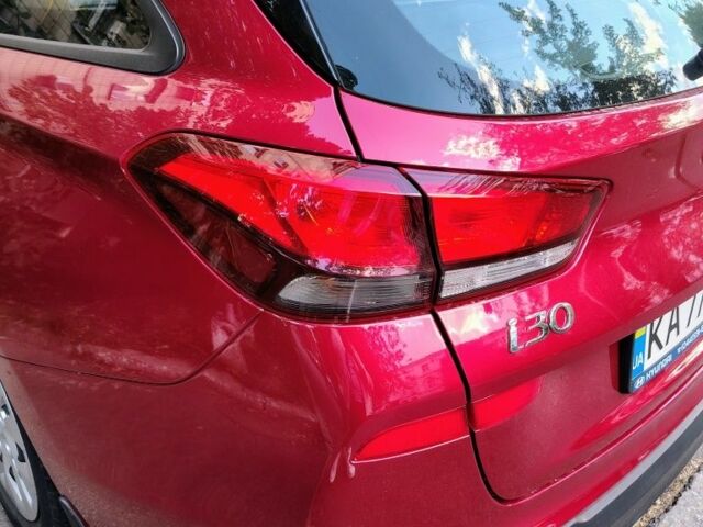 Красный Хендай i30, объемом двигателя 1.5 л и пробегом 33 тыс. км за 18000 $, фото 3 на Automoto.ua