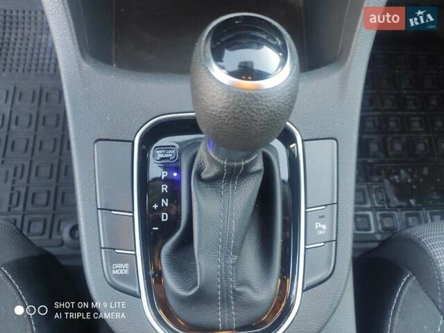 Красный Хендай i30, объемом двигателя 1.5 л и пробегом 33 тыс. км за 16700 $, фото 12 на Automoto.ua