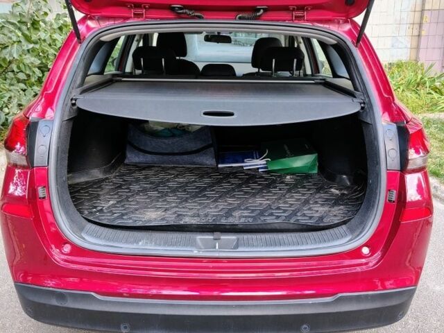 Красный Хендай i30, объемом двигателя 1.5 л и пробегом 33 тыс. км за 18000 $, фото 5 на Automoto.ua