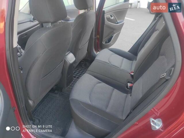 Красный Хендай i30, объемом двигателя 1.5 л и пробегом 33 тыс. км за 16700 $, фото 23 на Automoto.ua
