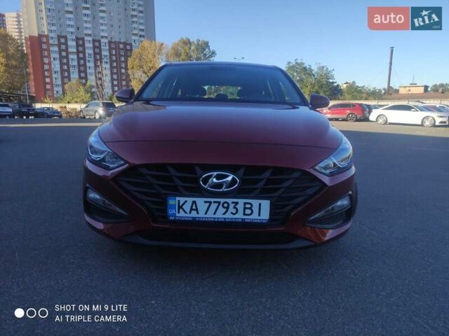 Красный Хендай i30, объемом двигателя 1.5 л и пробегом 33 тыс. км за 16700 $, фото 1 на Automoto.ua