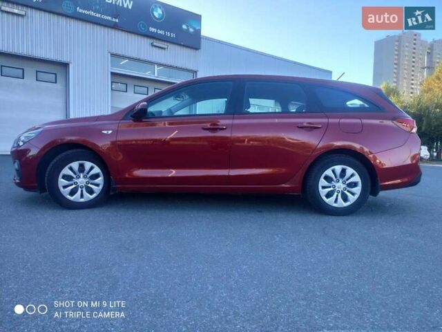 Красный Хендай i30, объемом двигателя 1.5 л и пробегом 33 тыс. км за 16700 $, фото 2 на Automoto.ua