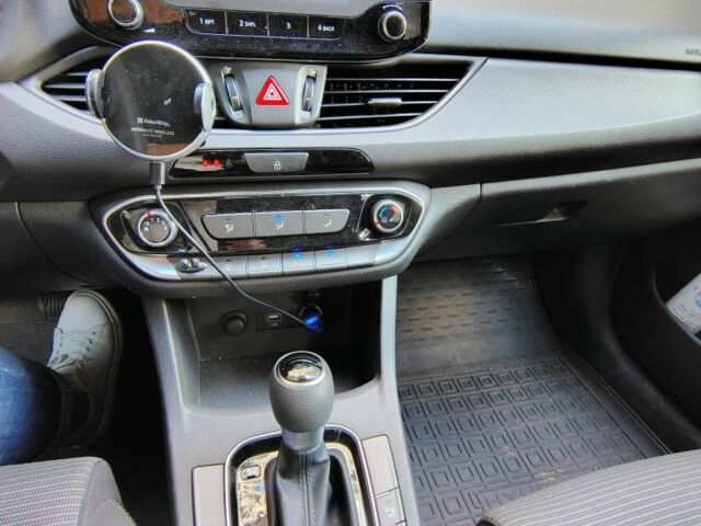 Красный Хендай i30, объемом двигателя 1.5 л и пробегом 33 тыс. км за 18000 $, фото 11 на Automoto.ua