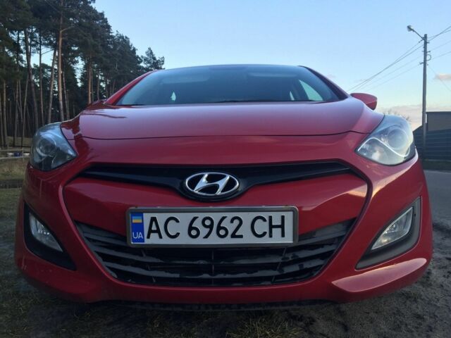 Червоний Хендай i30, об'ємом двигуна 1.4 л та пробігом 200 тис. км за 6700 $, фото 5 на Automoto.ua