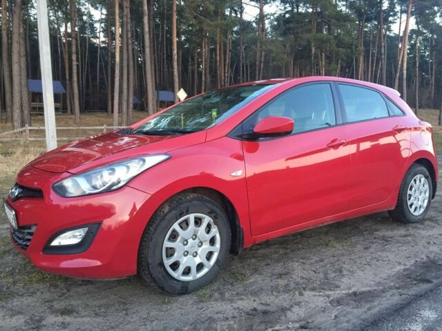 Червоний Хендай i30, об'ємом двигуна 1.4 л та пробігом 200 тис. км за 6700 $, фото 2 на Automoto.ua