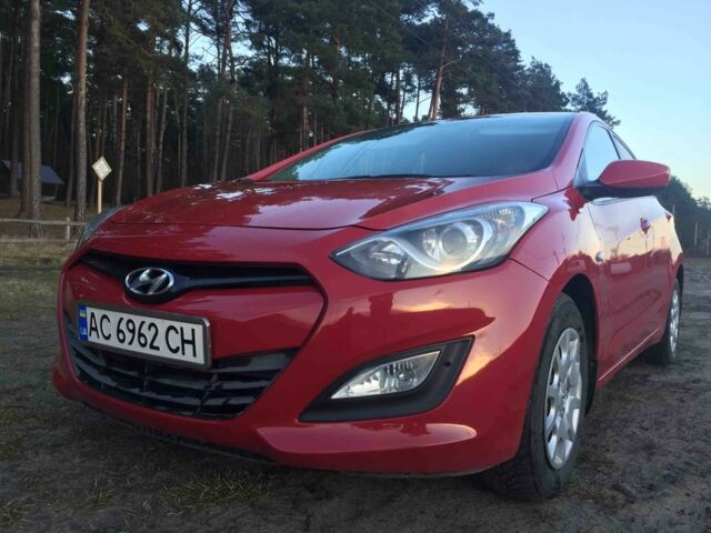 Червоний Хендай i30, об'ємом двигуна 1.4 л та пробігом 200 тис. км за 6700 $, фото 8 на Automoto.ua