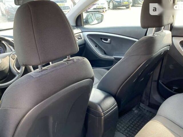 Хендай i30, объемом двигателя 1.6 л и пробегом 201 тыс. км за 8200 $, фото 21 на Automoto.ua