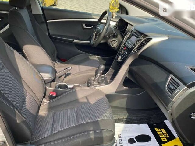 Хендай i30, объемом двигателя 1.6 л и пробегом 201 тыс. км за 8200 $, фото 13 на Automoto.ua