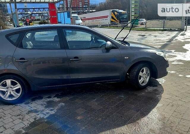 Хендай i30, объемом двигателя 1.6 л и пробегом 215 тыс. км за 5650 $, фото 17 на Automoto.ua