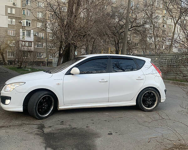 Хендай i30, объемом двигателя 1.6 л и пробегом 235 тыс. км за 5500 $, фото 2 на Automoto.ua