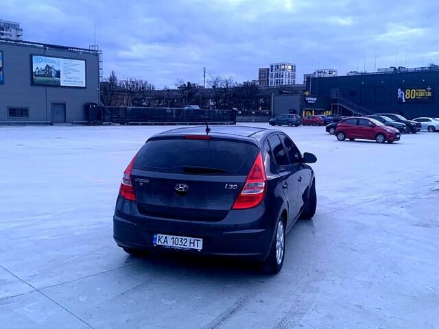 Хендай i30, объемом двигателя 1.6 л и пробегом 165 тыс. км за 5500 $, фото 2 на Automoto.ua