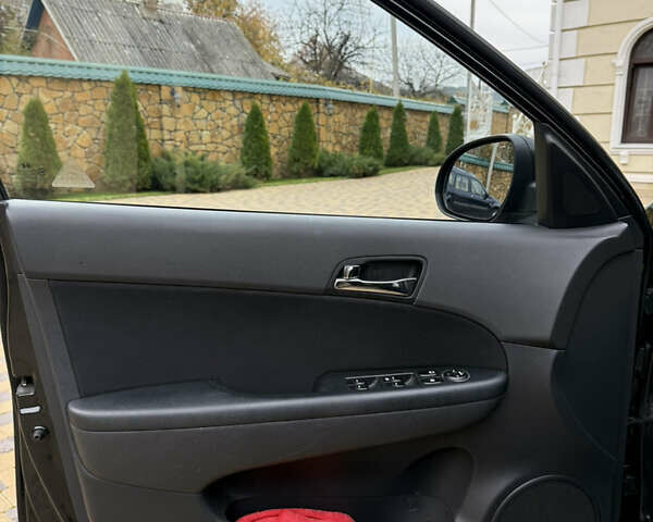 Хендай i30, объемом двигателя 1.6 л и пробегом 198 тыс. км за 6699 $, фото 10 на Automoto.ua