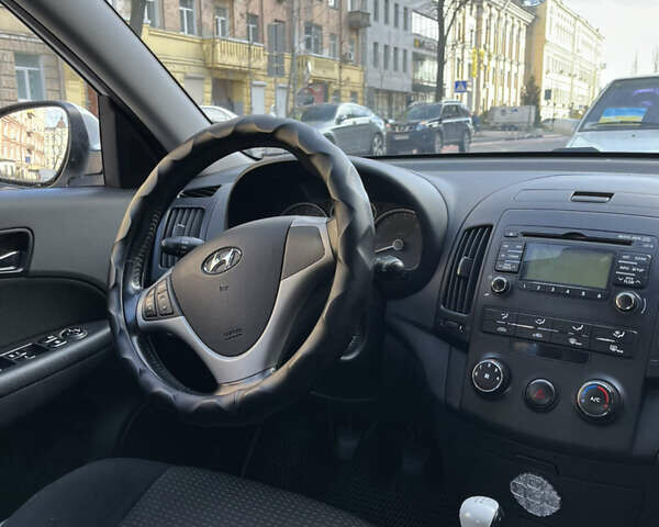 Хендай i30, объемом двигателя 1.59 л и пробегом 209 тыс. км за 5900 $, фото 4 на Automoto.ua