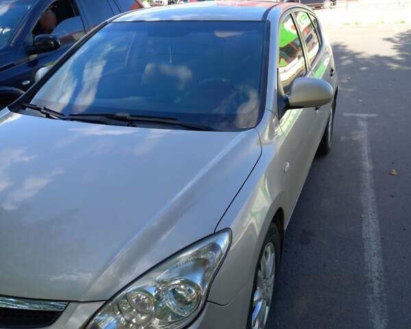 Хендай i30, объемом двигателя 1.4 л и пробегом 187 тыс. км за 5500 $, фото 2 на Automoto.ua